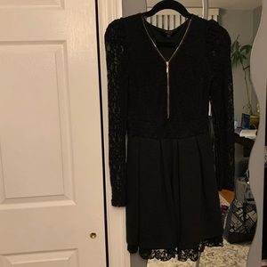 CUTE LACE DRESS BY GUESS